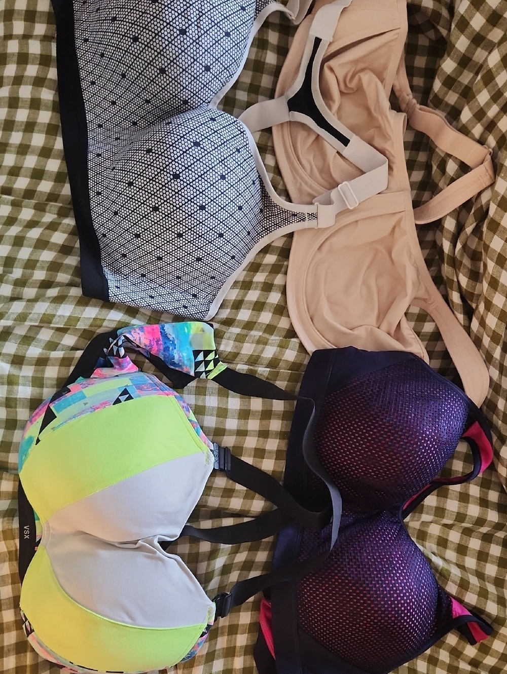 4-Pack Women's Sports Bras - Black/White, Nude, Neon Yellow, navy/pink